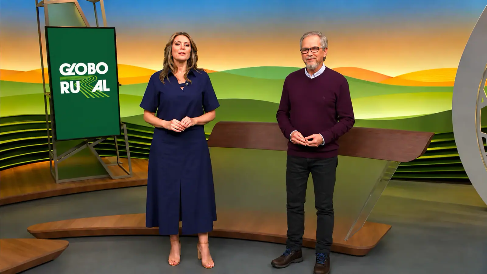 Apresentadores do Globo Rural em estúdio